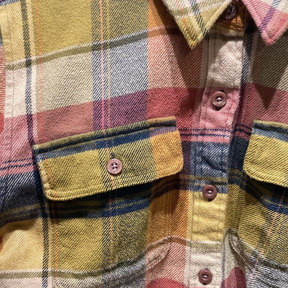 Granola Girl Gifting: Patagonia Fjord Flannel - Picture 4 of 7